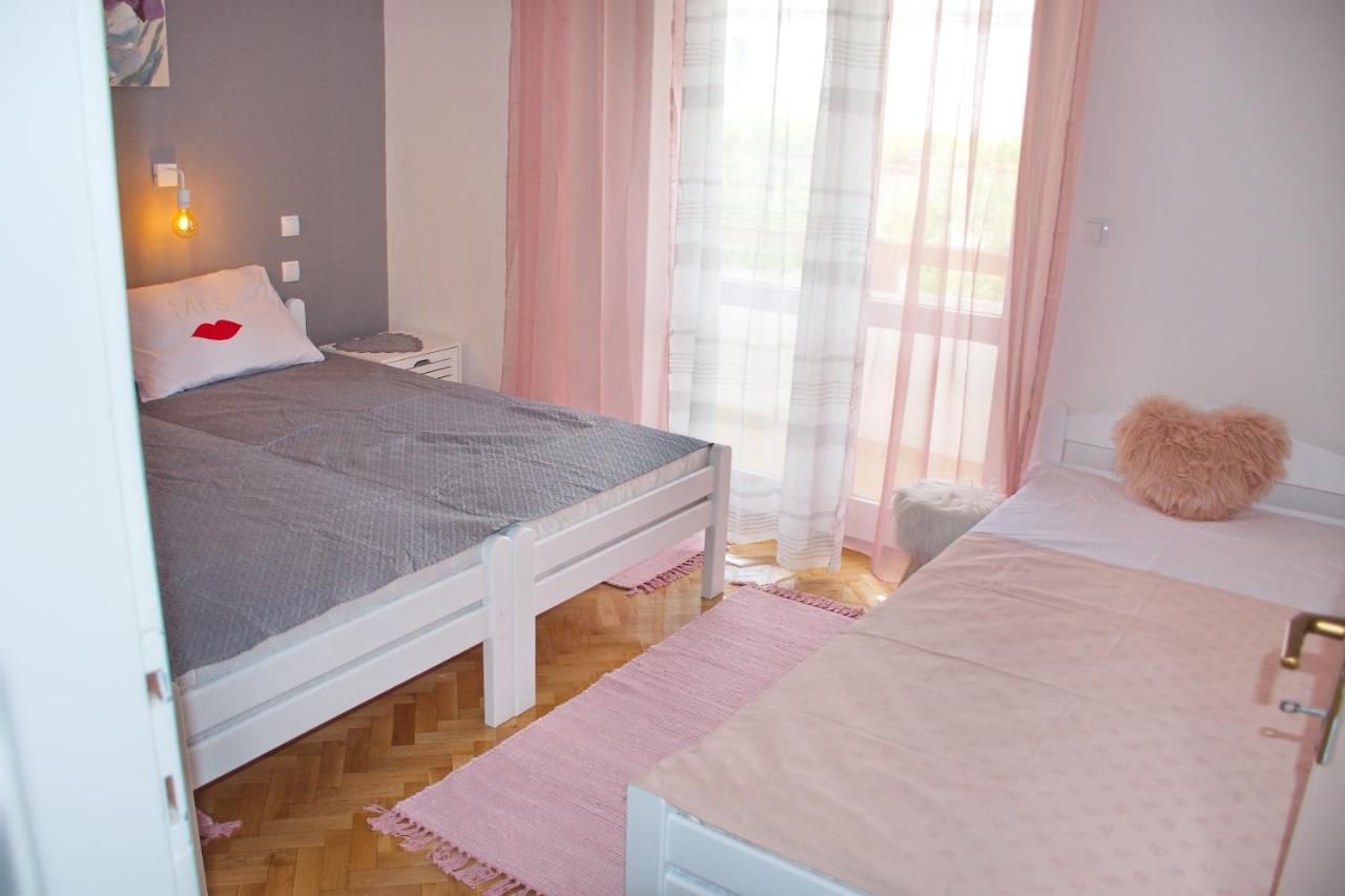 Apartments Mike Новаля Екстер'єр фото